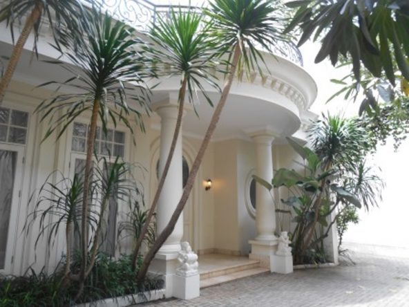 Compound Kemang For Rent
