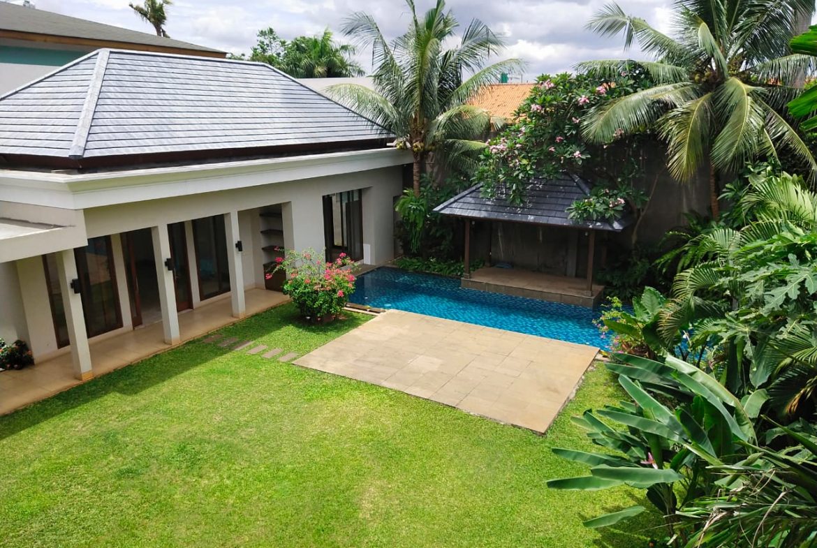 House For Rent Cipete Jakarta Minimalist Style Nice Backyard
