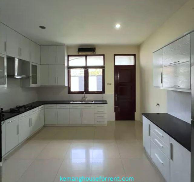 Single-Story House for Rent in Ampera