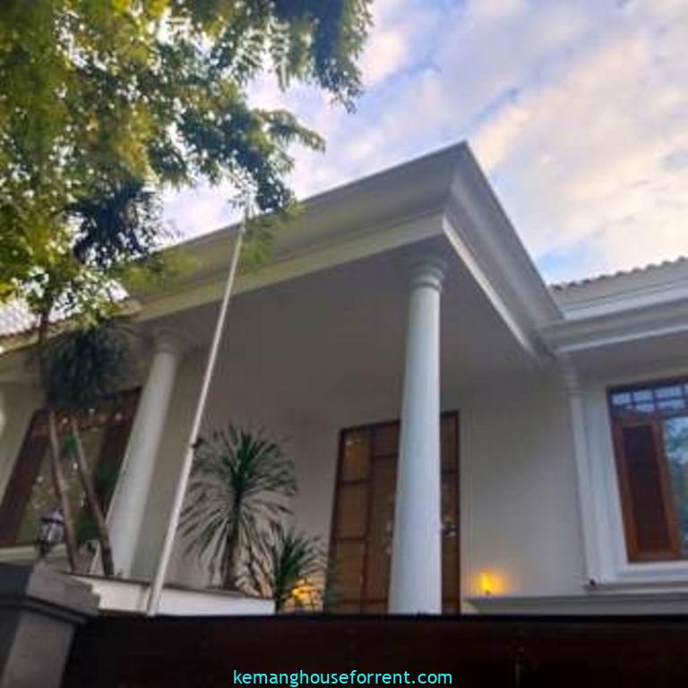 For Rent House In Kebayoran Baru