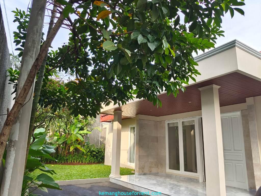 compound house for rent cipete