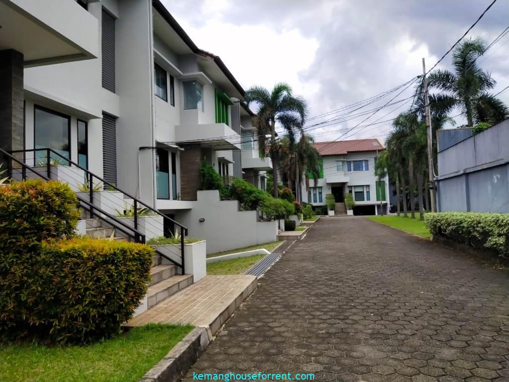 compond for rent cipete area
