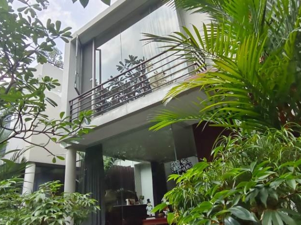 Veranda compound cipete for rent