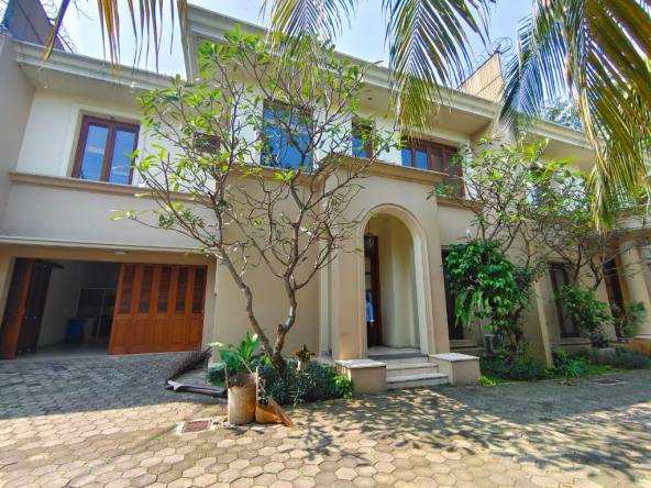 Compound for rent in pejaten barat Barat