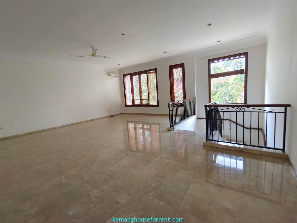 Compound for rent in pejaten barat