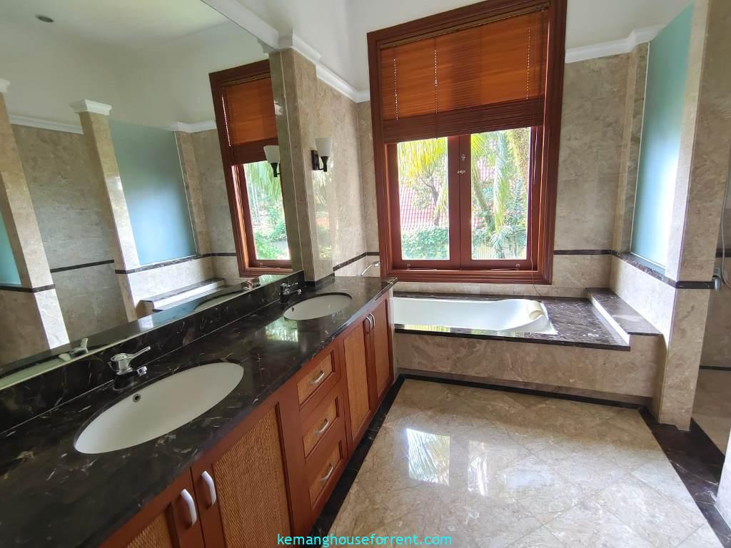 Compound for rent in pejaten barat