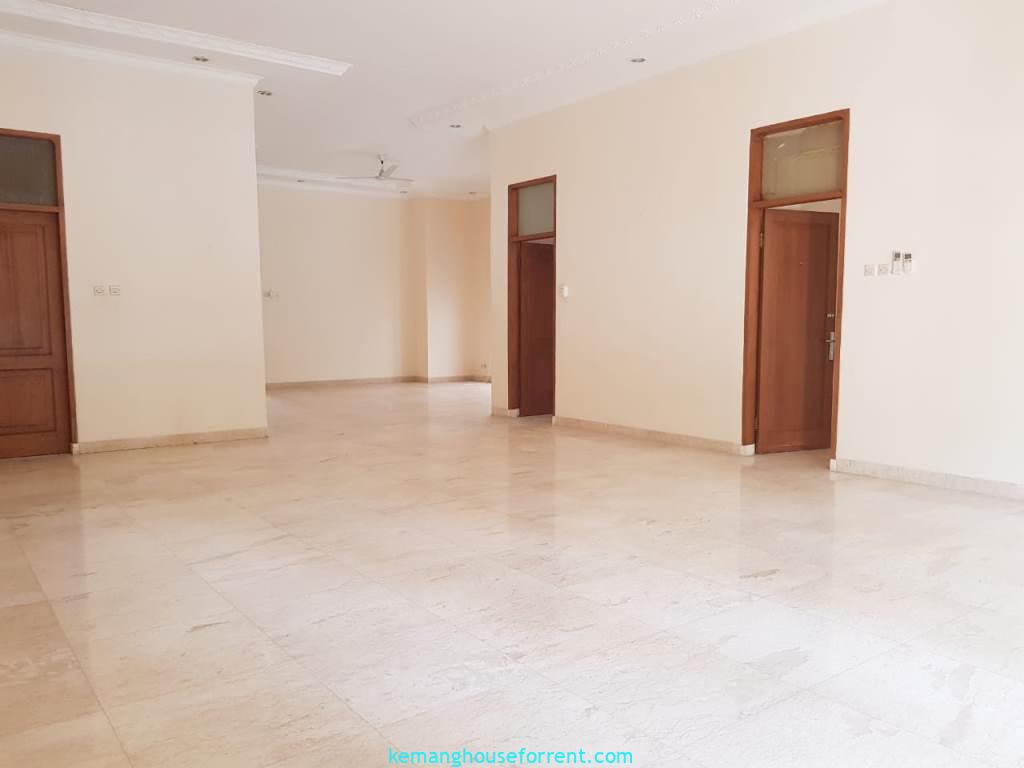 Rent House In Kemang Dalam 4 Bedrooms