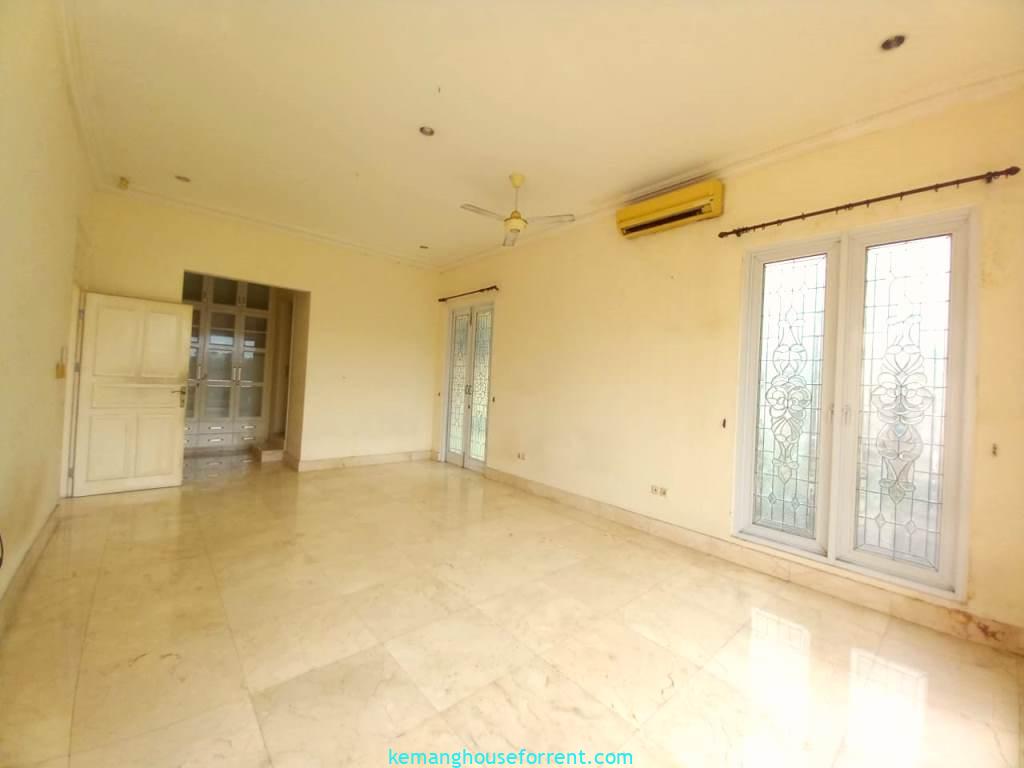 House for Rent in East Kemang with 5 Bedrooms.-