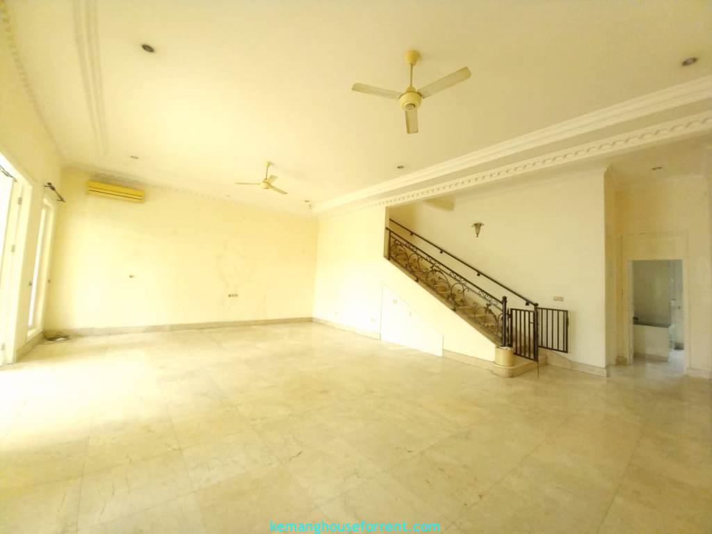 House for Rent in East Kemang with 5 Bedrooms.-