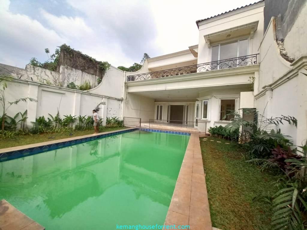 House for Rent in East Kemang with 5 Bedrooms.-