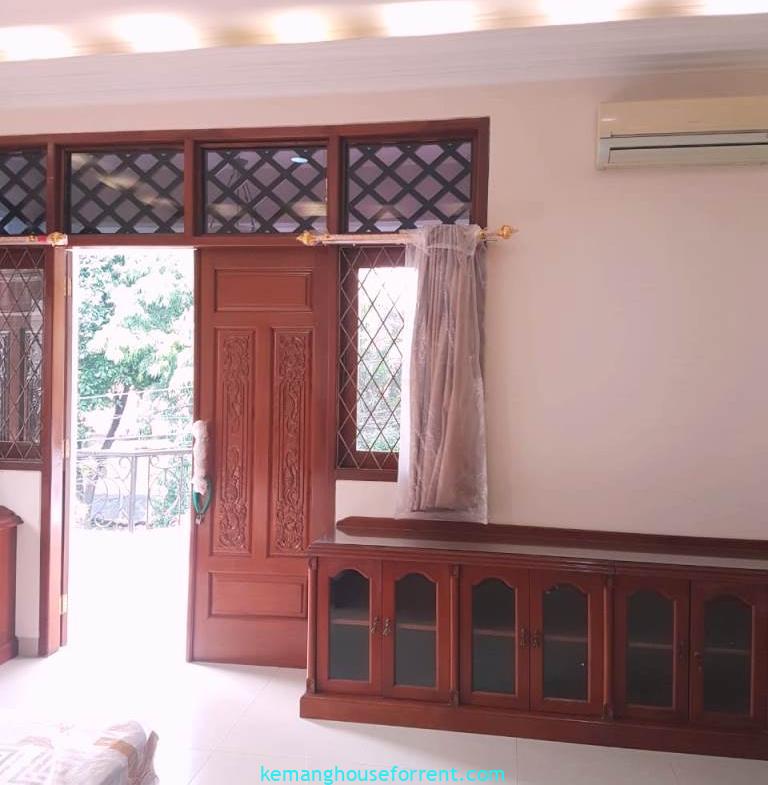 4 Bedroom House for Rent in Senopati