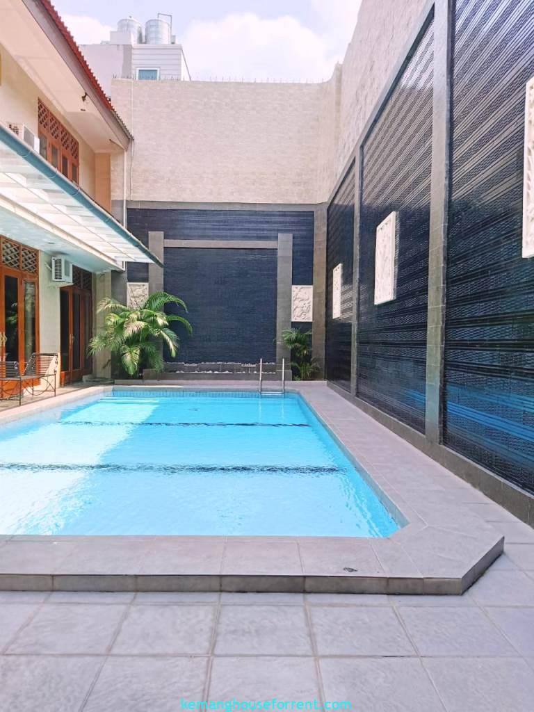 4 Bedroom House for Rent in Senopati