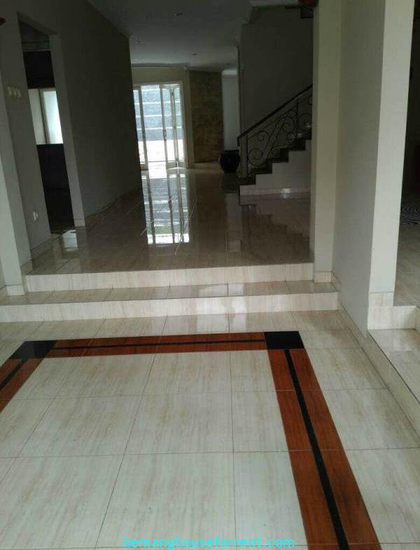 House for rent near JIS Pondok Indah