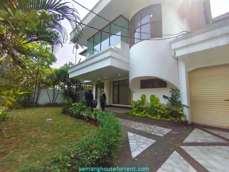 House For Rent in Executive Paradise