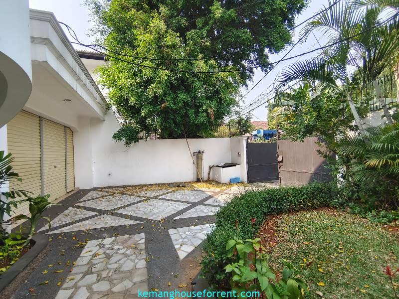 House For Rent in Executive Paradise