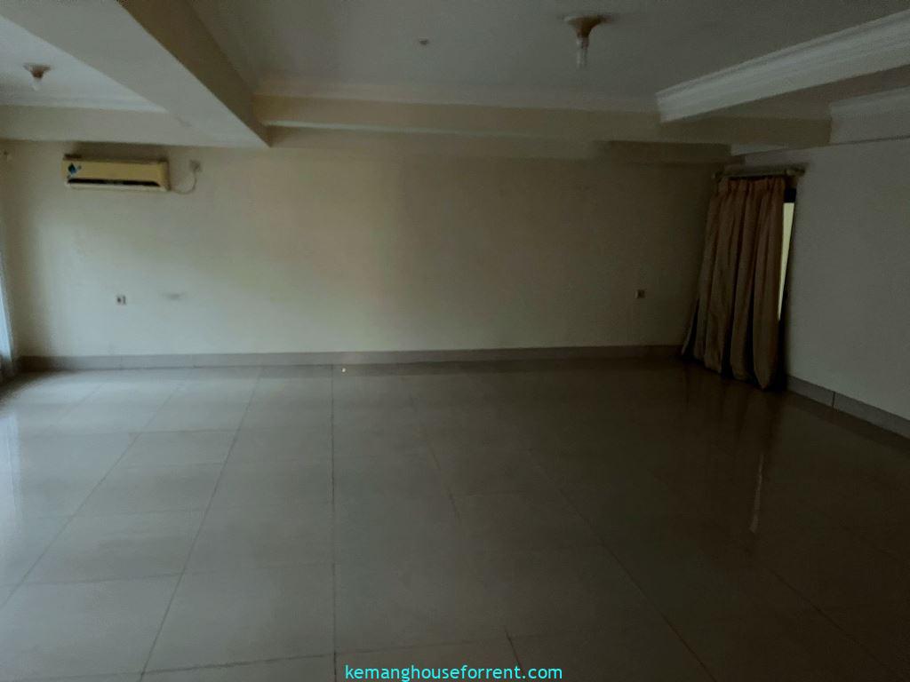 4-BR House near French School and MRT