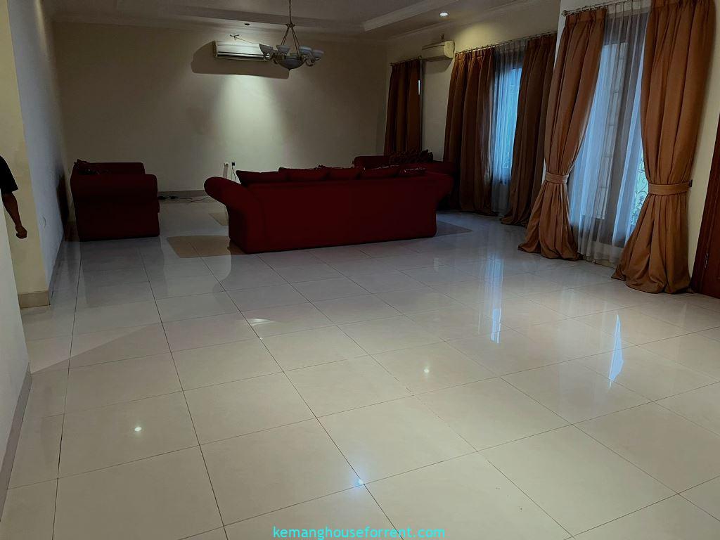 4-BR House near French School and MRT