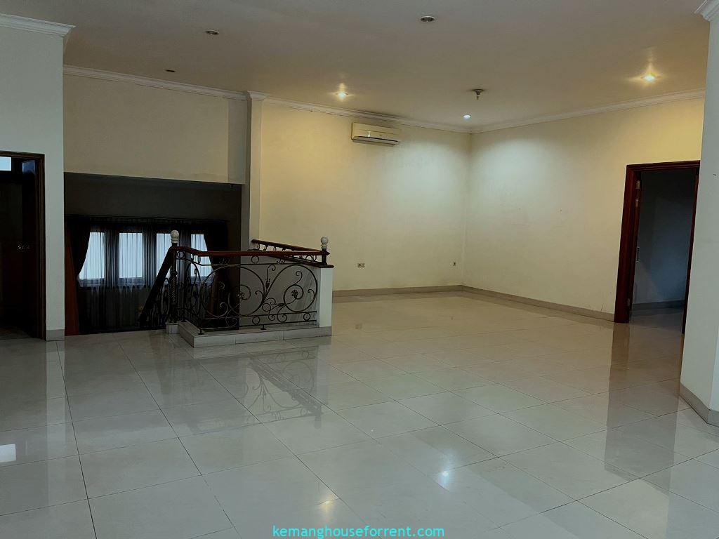 4-BR House near French School and MRT