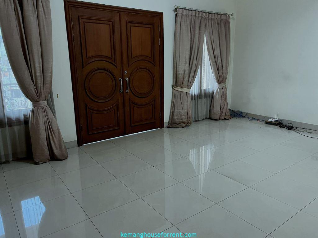 4-BR House near French School and MRT