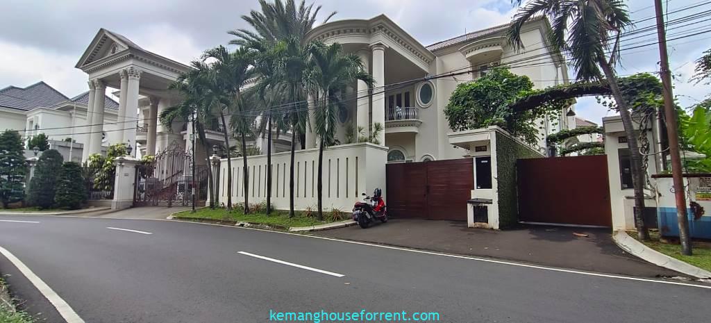 Luxurious house 6-Bedroom House Pondok Indah
