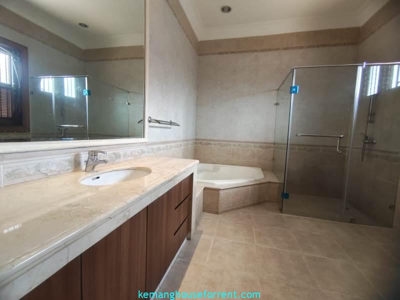 Rent House Near Pondok Indah Golf Course