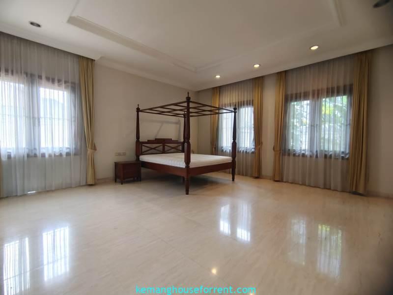 Rent House Near Pondok Indah Golf Course