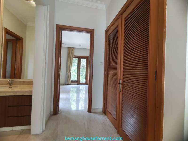 Rent House Near Pondok Indah Golf Course