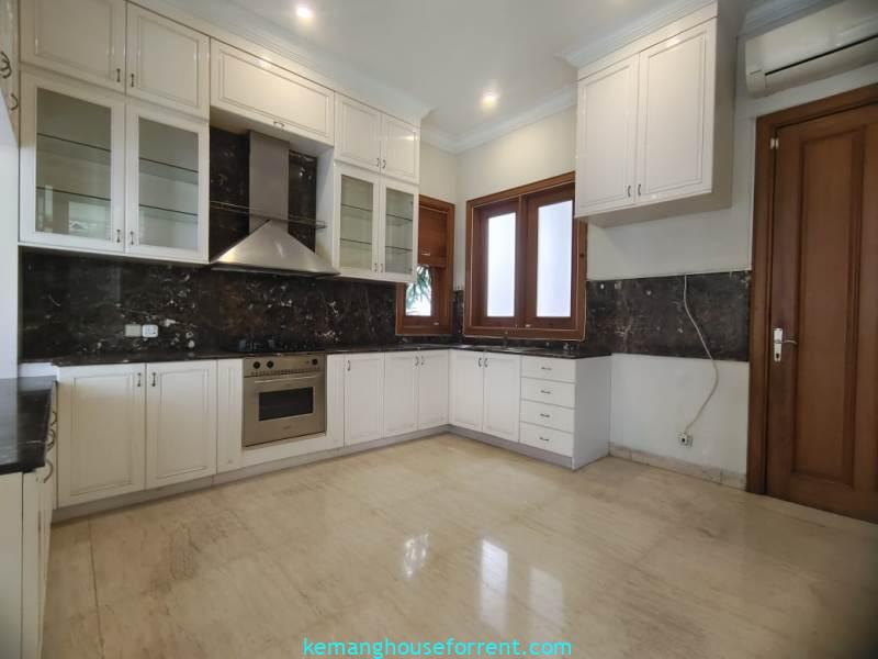 Rent House Near Pondok Indah Golf Course