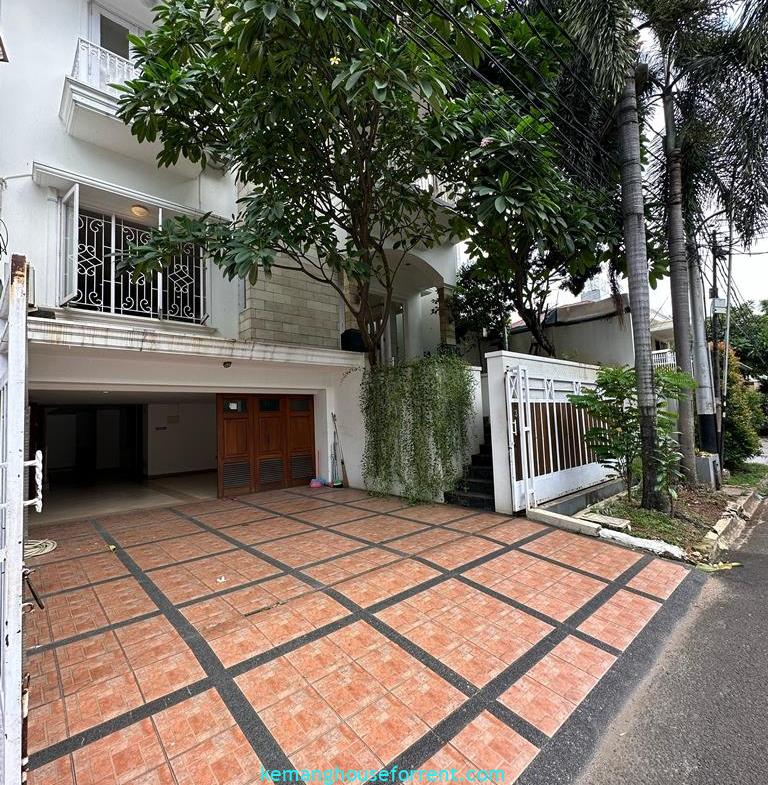 Rumah Pondok Indah 4 KT Disewakan