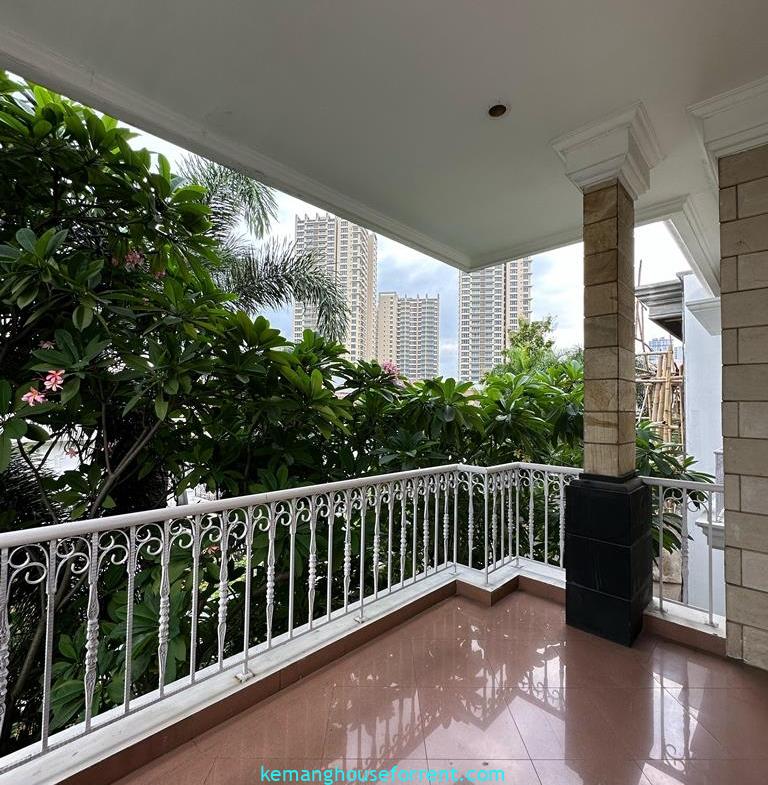 Rumah Pondok Indah 4 KT Disewakan