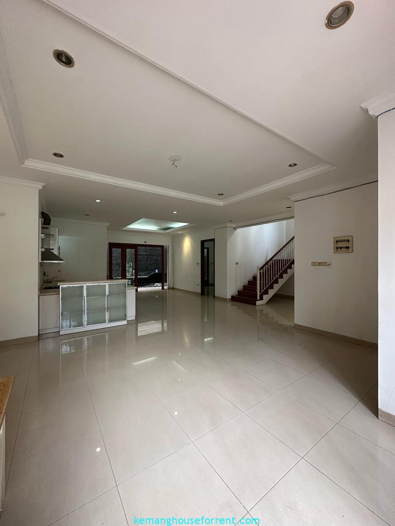 Rumah Pondok Indah 4 KT Disewakan