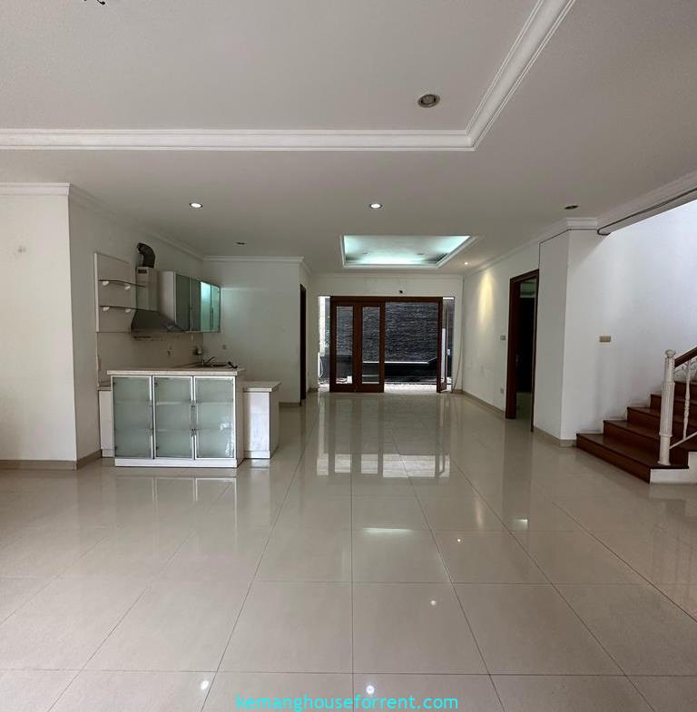 Rumah Pondok Indah 4 KT Disewakan