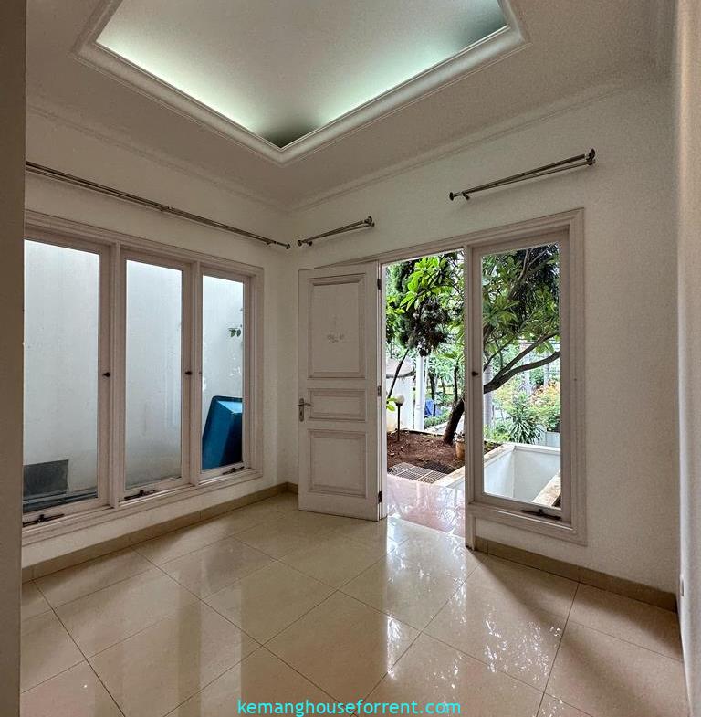 Rumah Pondok Indah 4 KT Disewakan