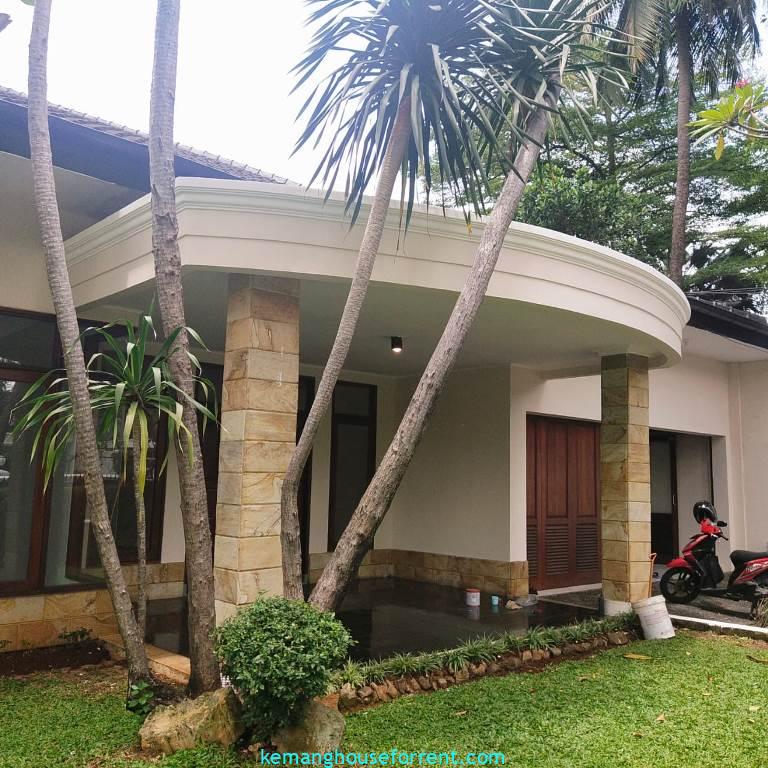 4 BR Rent House in Pejaten Barat