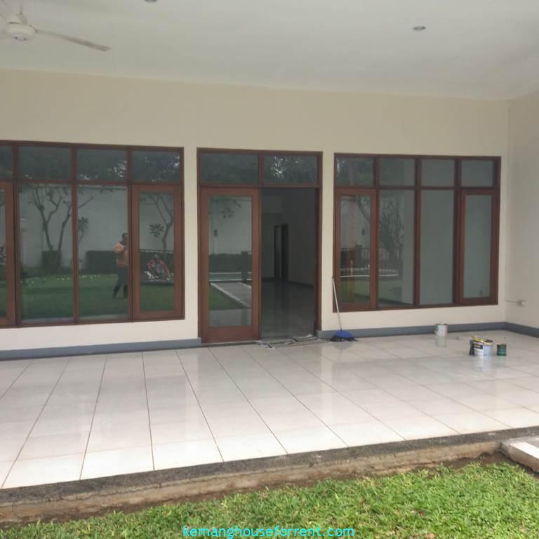 4 BR Rent House in Pejaten Barat