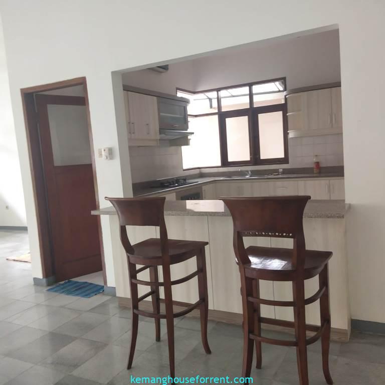 4 BR Rent House in Pejaten Barat