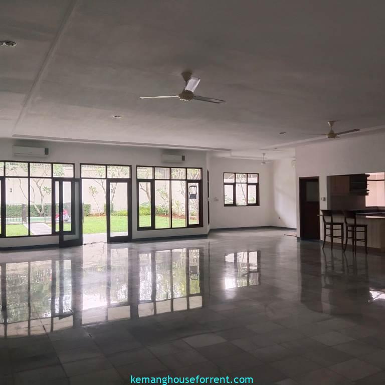 4 BR Rent House in Pejaten Barat