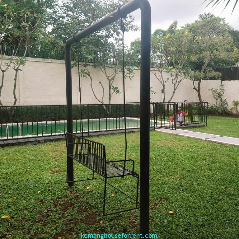 4 BR Rent House in Pejaten Barat