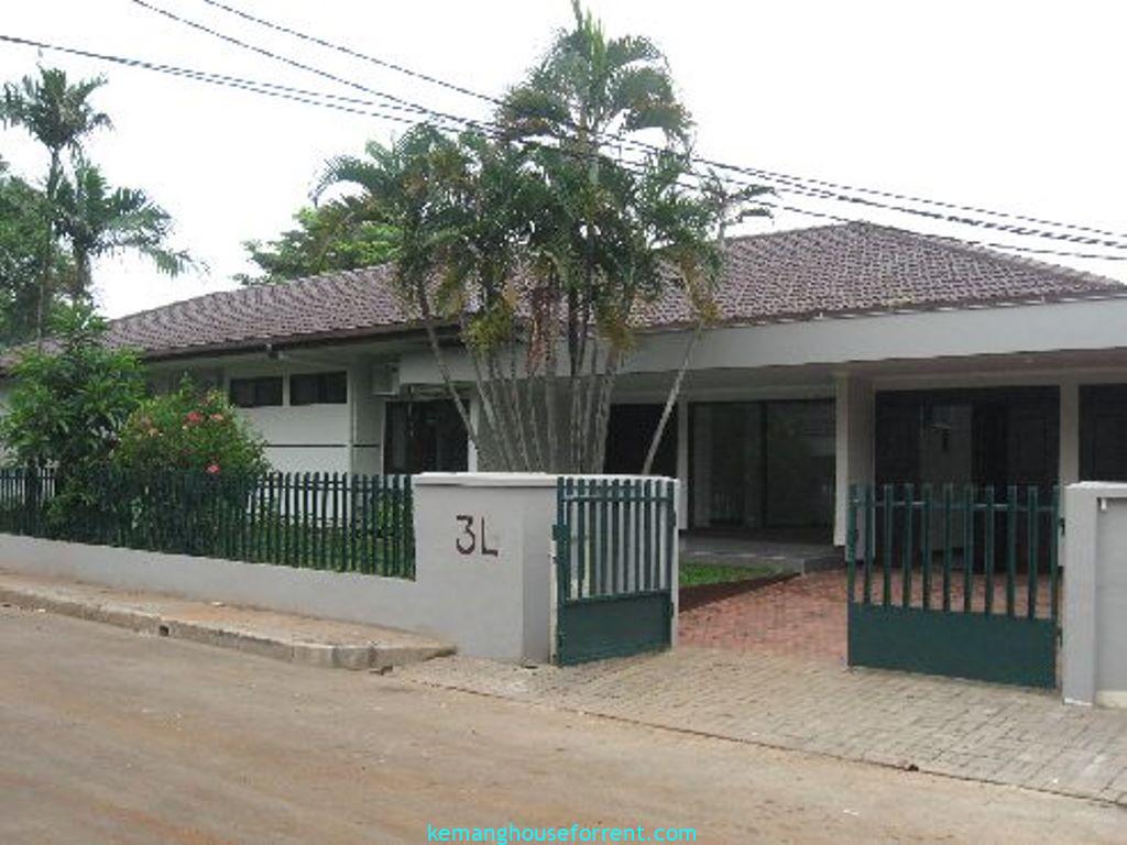 4BR House in Compound Lembong