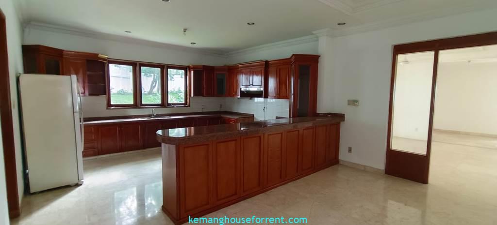 Rumah dijual di Kemang Selatan