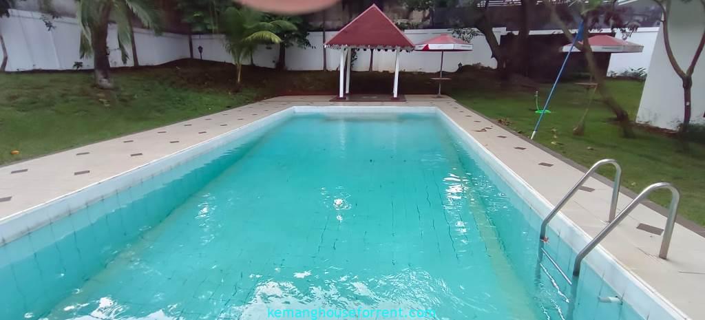 Rumah dijual di Kemang Selatan