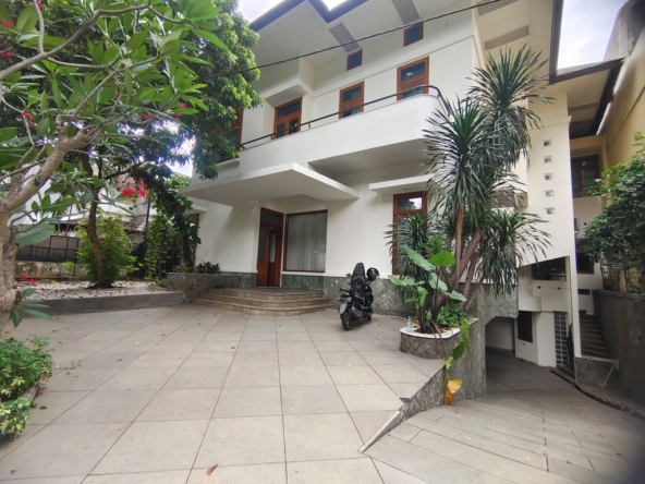 4 BR Home For Rent In Pondok Indah