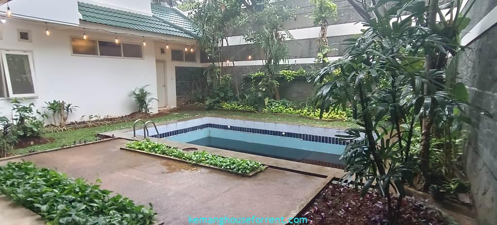 Spacious 5 BR House Near JIS Pondok Indah