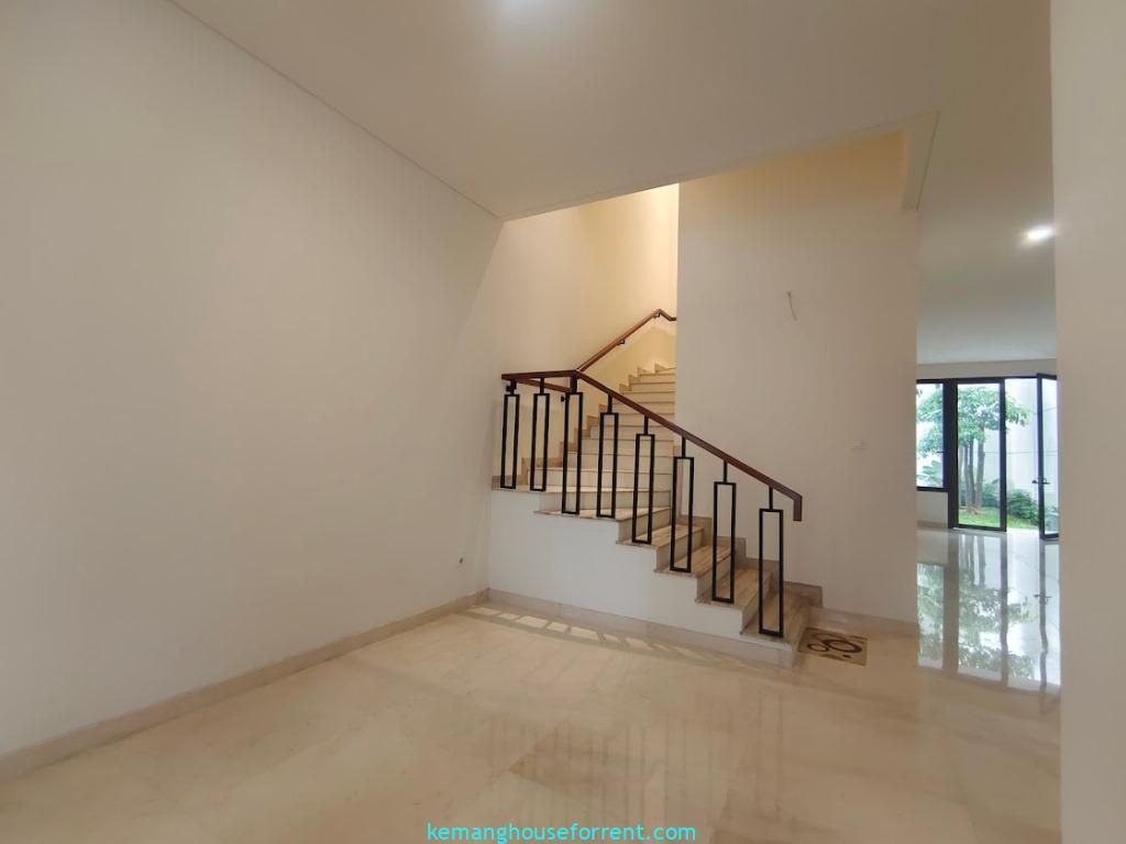 3-story house with lift Pondok Indah