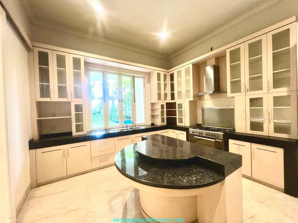 6 BR Rent House in Kemang South Jakarta