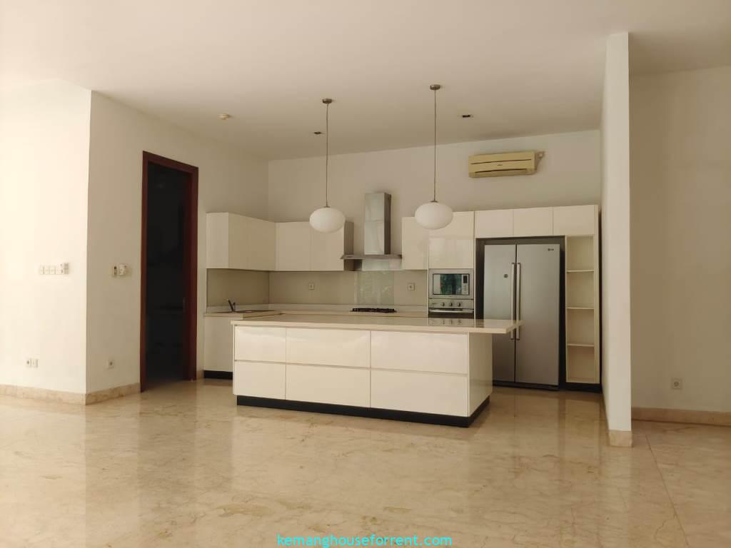 Minimalist House for Rent in Kemang with Rooftop