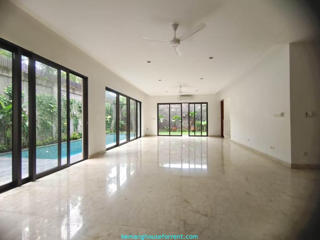 Minimalist House for Rent in Kemang with Rooftop