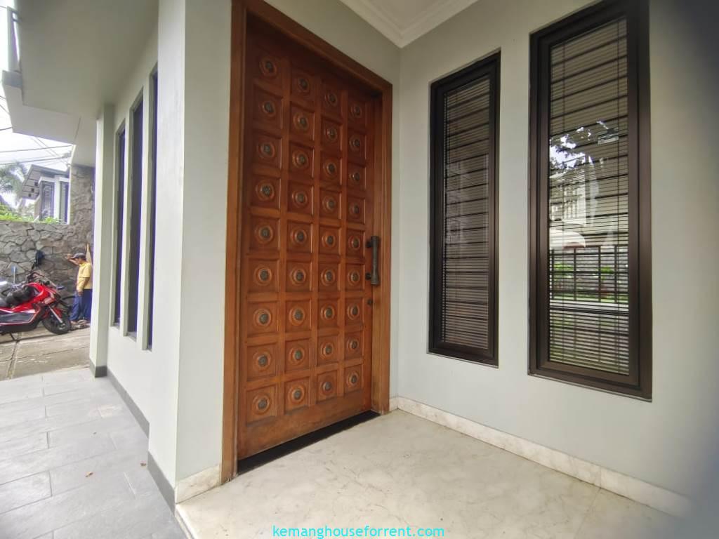 Minimalist House for Rent in Kemang with Rooftop