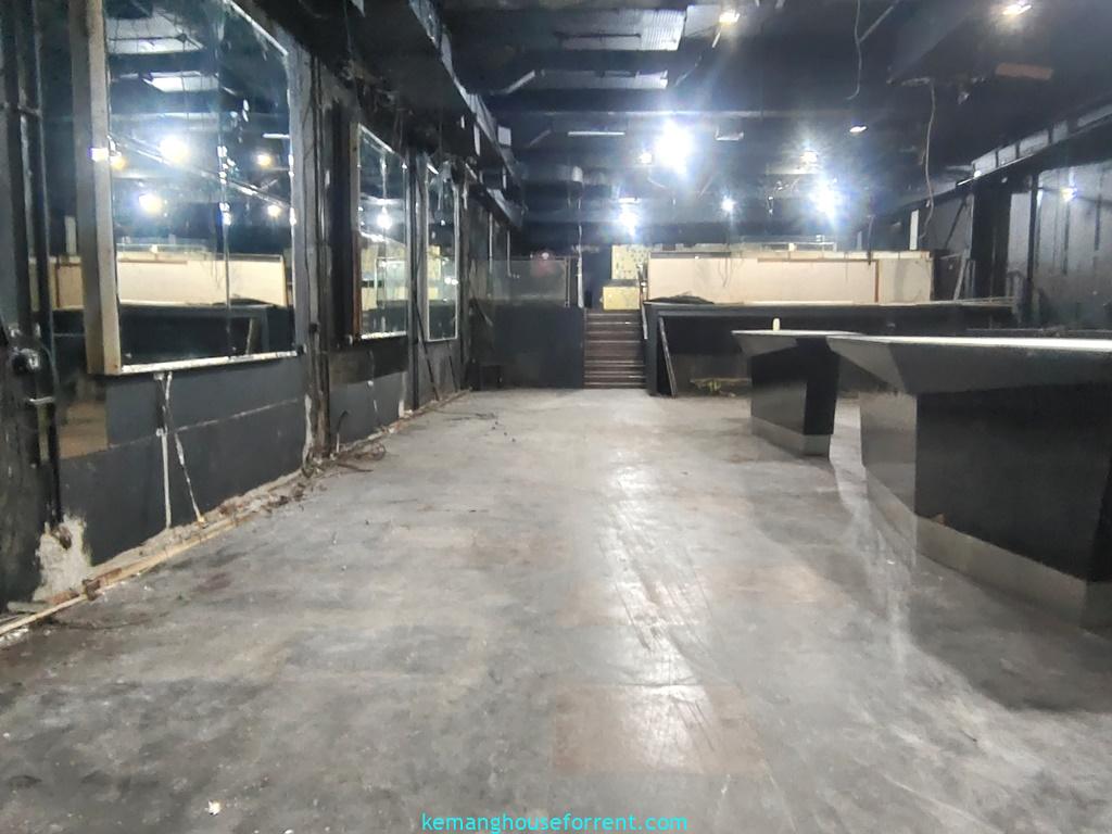 Gedung Komersial 3 lantai di Kemang Raya