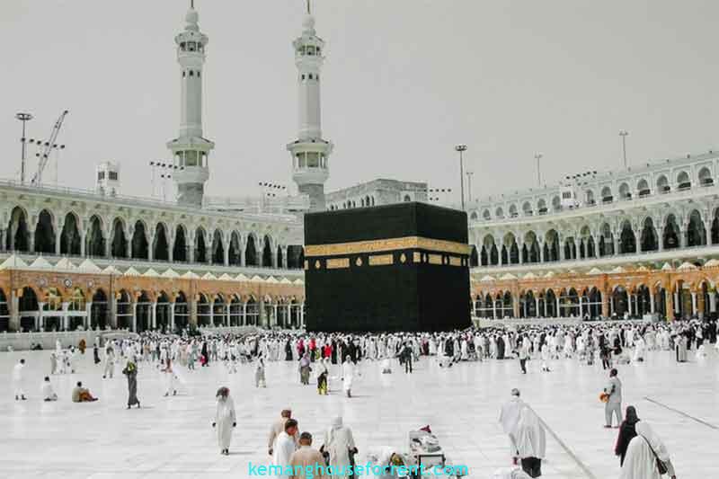 manfaat umroh di usia muda